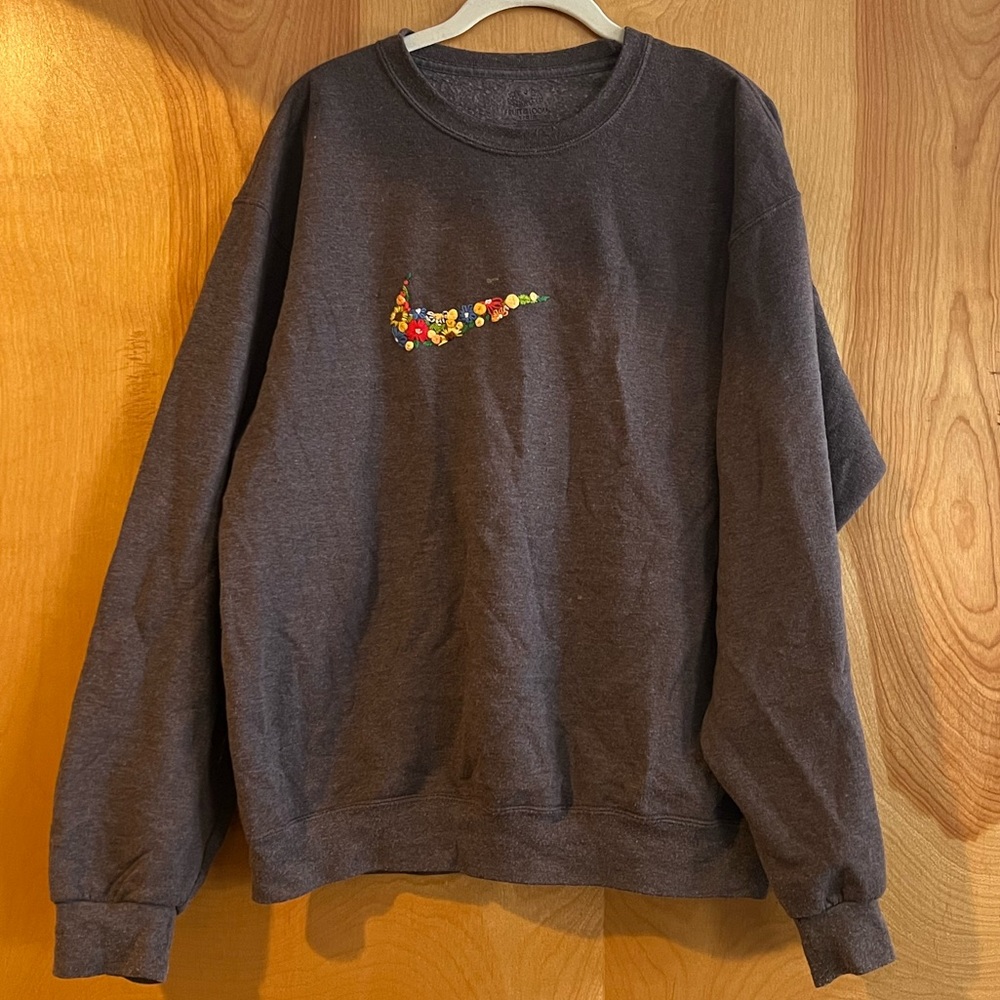 Fruit of the loom sweatshirt.